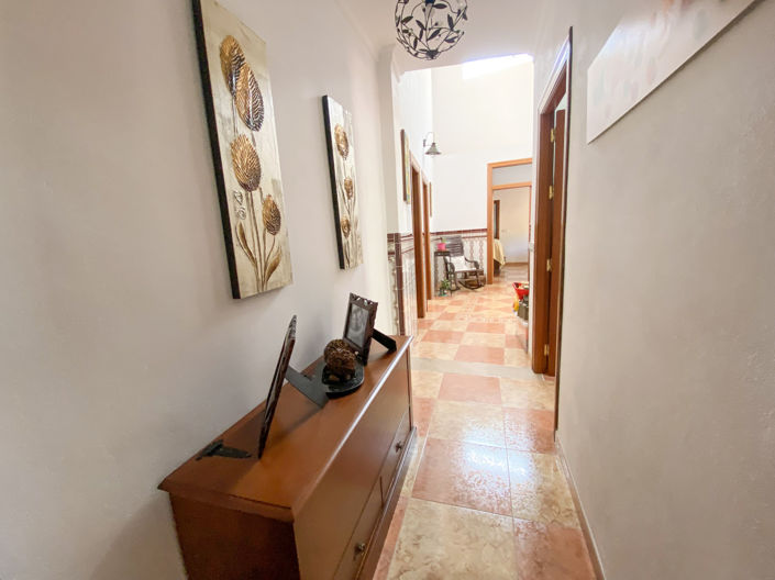 Image No.48-5 Bed Property for sale