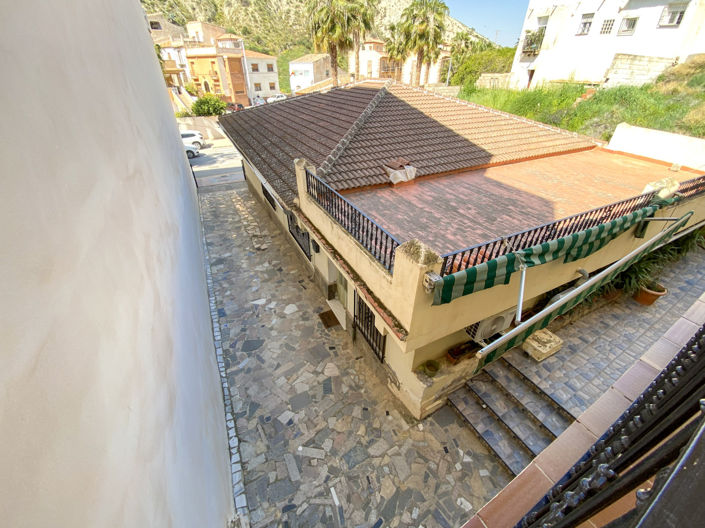 Image No.50-5 Bed Property for sale