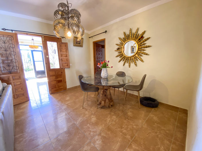 Image No.19-5 Bed Property for sale