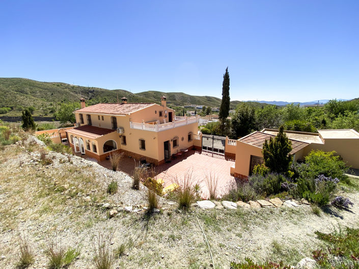 Image No.2-5 Bed Property for sale