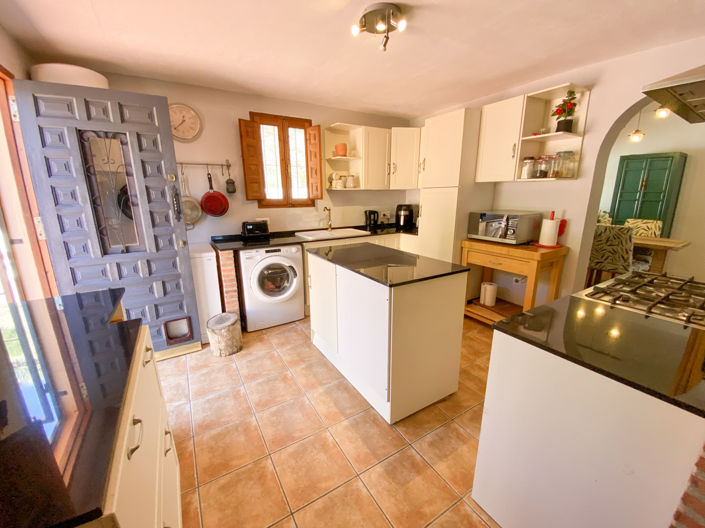 Image No.21-5 Bed Property for sale