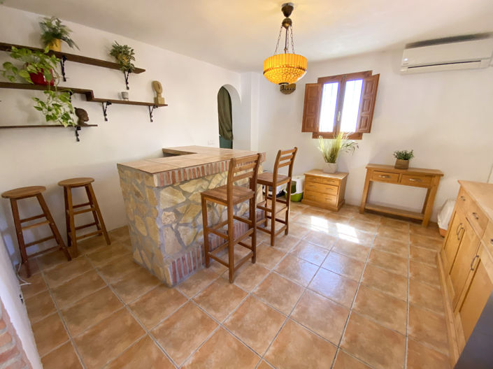 Image No.24-5 Bed Property for sale