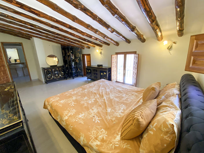 Image No.29-5 Bed Property for sale