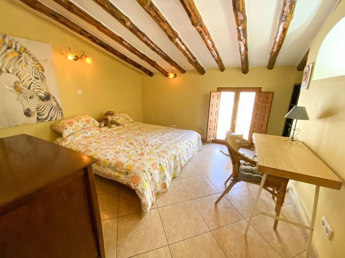 Image No.33-5 Bed Property for sale