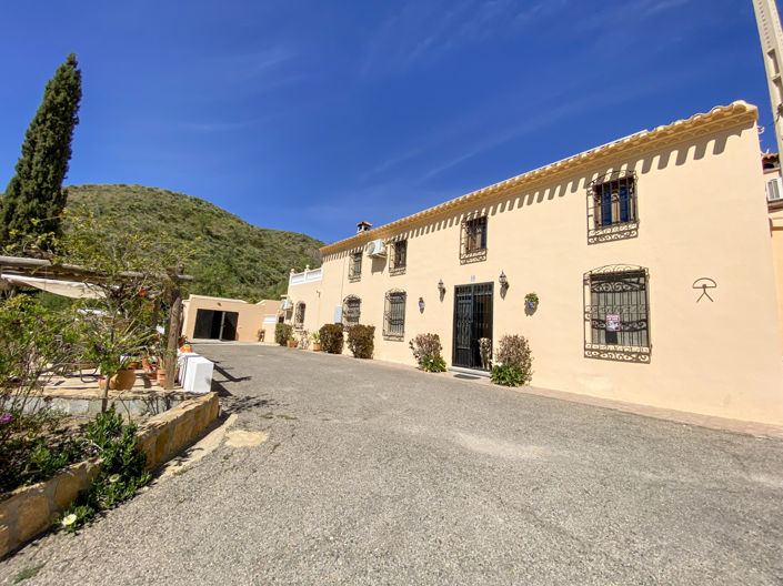 Image No.4-5 Bed Property for sale