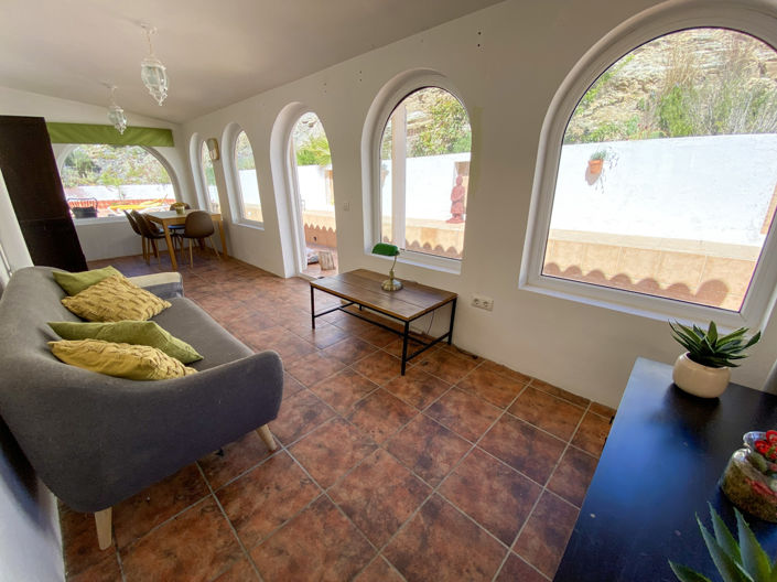 Image No.47-5 Bed Property for sale