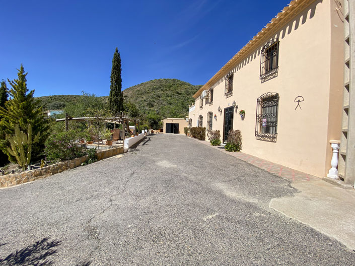 Image No.58-5 Bed Property for sale