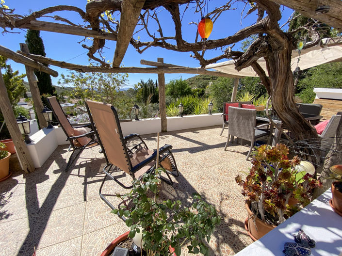 Image No.60-5 Bed Property for sale