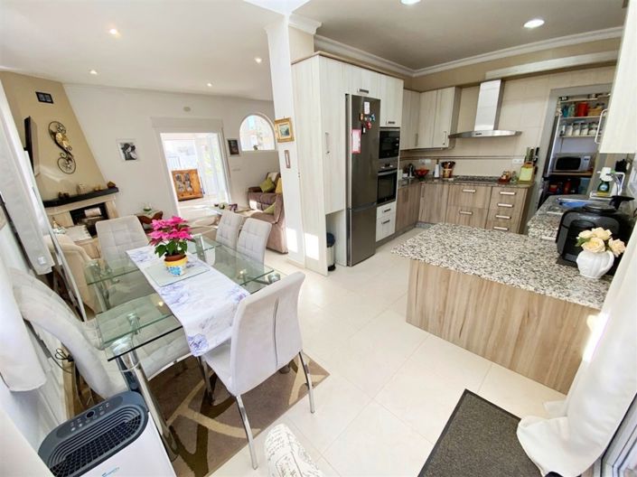 Image No.18-3 Bed Villa for sale