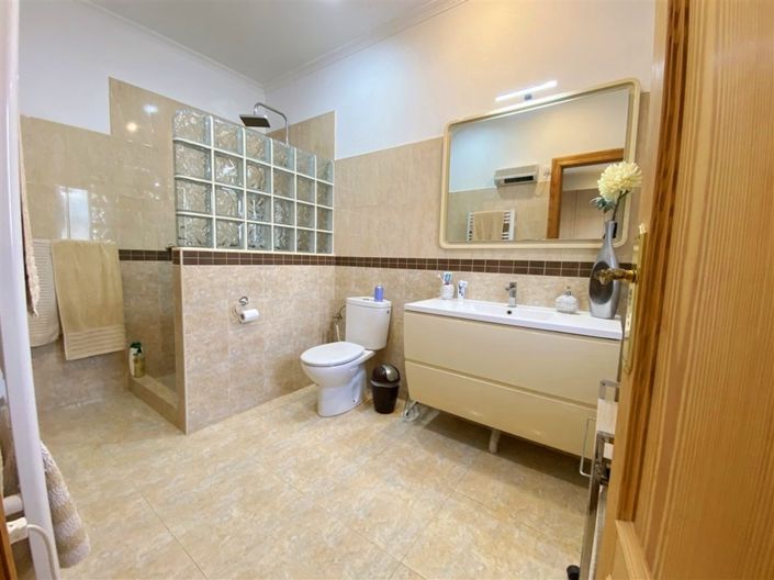 Image No.32-3 Bed Villa for sale