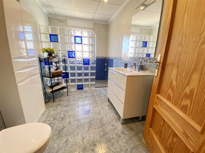 Image No.38-3 Bed Villa for sale