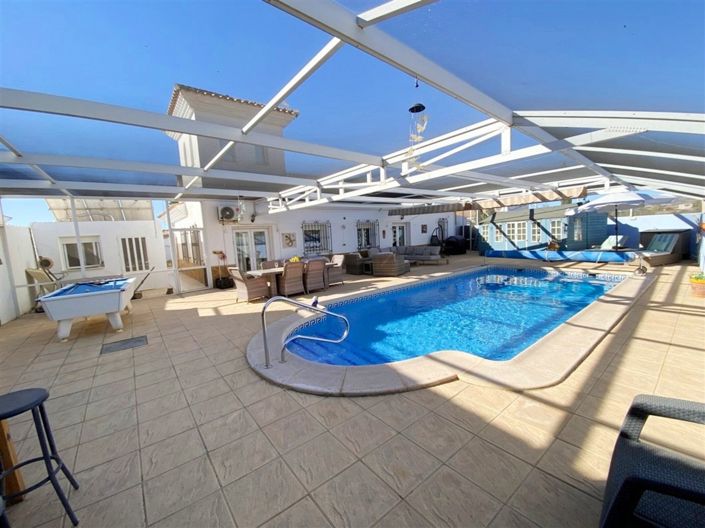 Image No.57-3 Bed Villa for sale