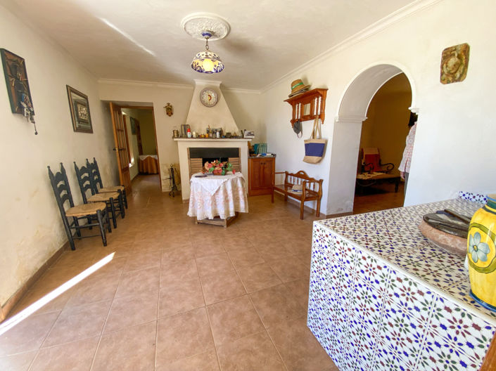 Image No.19-6 Bed Property for sale