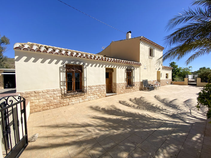 Image No.2-6 Bed Property for sale