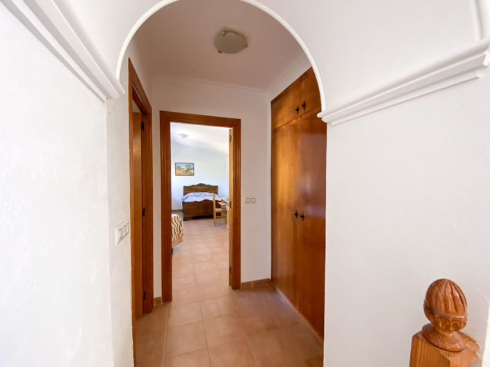 Image No.23-6 Bed Property for sale