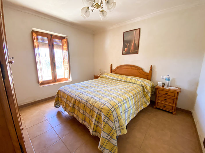 Image No.29-6 Bed Property for sale