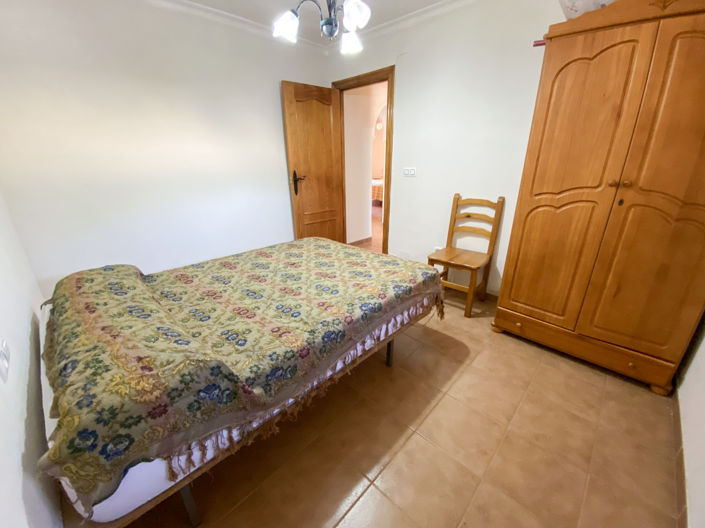 Image No.37-6 Bed Property for sale