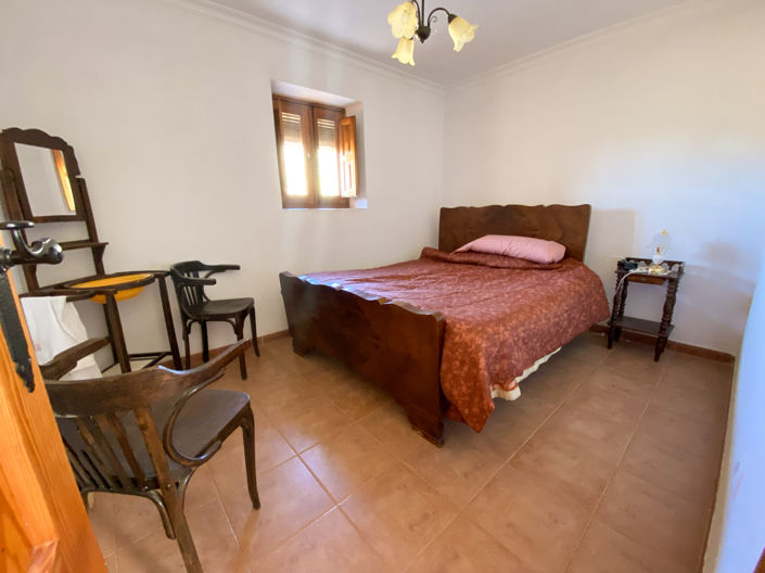 Image No.38-6 Bed Property for sale