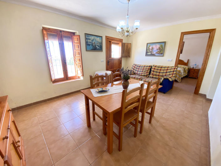 Image No.41-6 Bed Property for sale