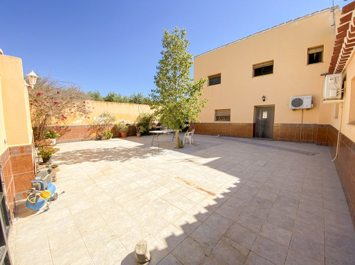 Image No.52-6 Bed Property for sale