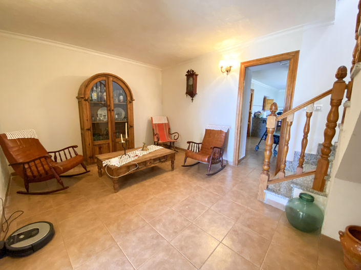 Image No.8-6 Bed Property for sale