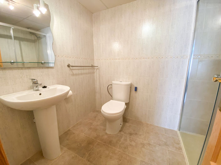 Image No.21-2 Bed Apartment for sale