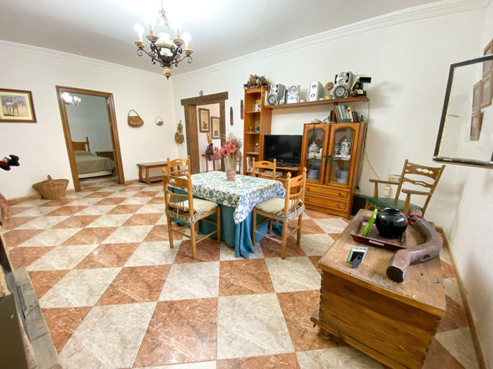 Image No.11-4 Bed Property for sale