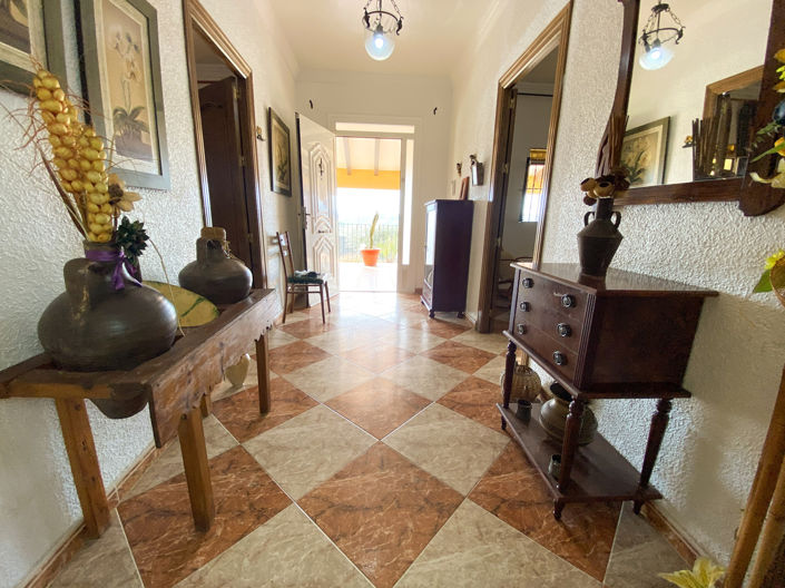 Image No.17-4 Bed Property for sale