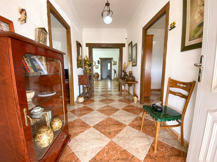 Image No.18-4 Bed Property for sale