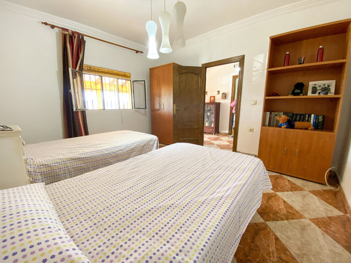 Image No.22-4 Bed Property for sale