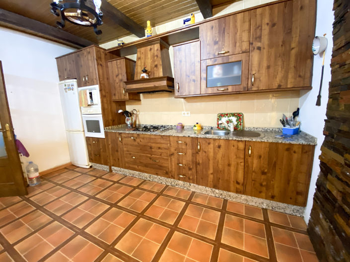 Image No.6-4 Bed Property for sale