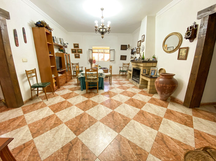 Image No.9-4 Bed Property for sale
