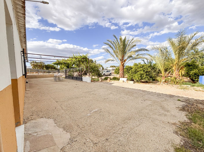 Image No.28-3 Bed Property for sale