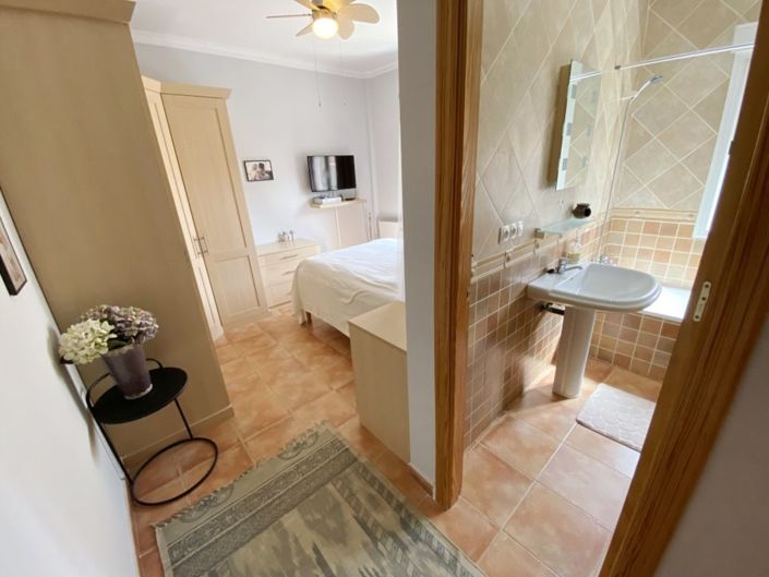 Image No.16-2 Bed Villa for sale