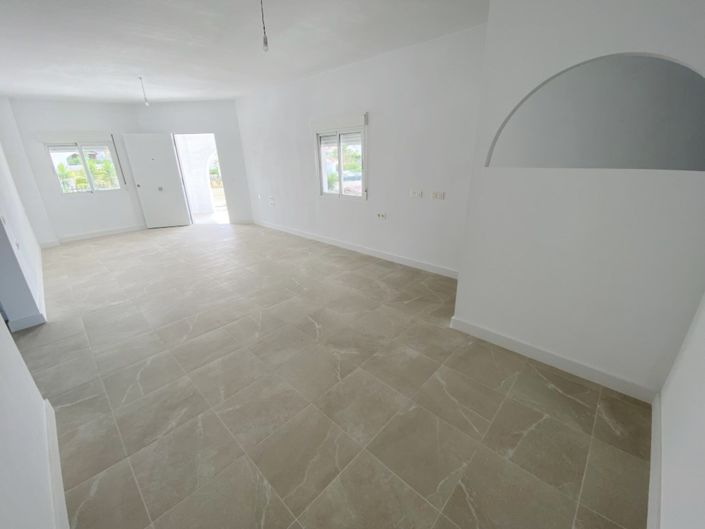Image No.10-4 Bed Villa for sale