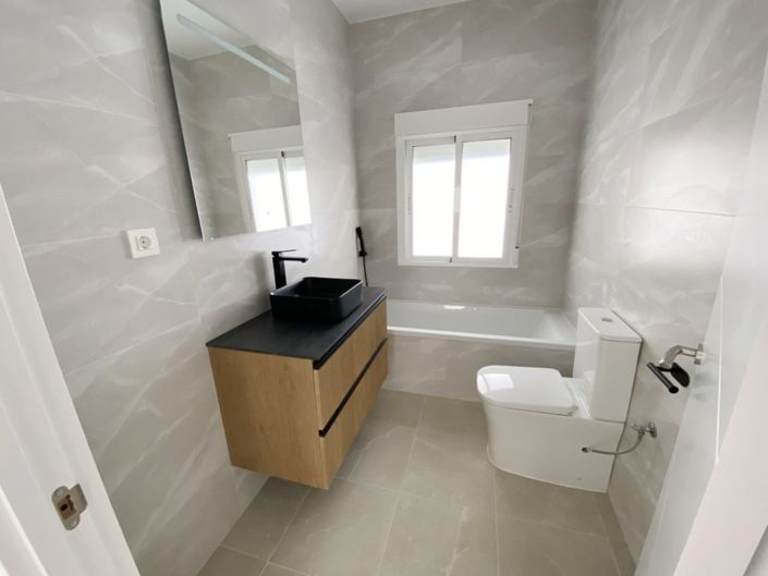 Image No.18-4 Bed Villa for sale