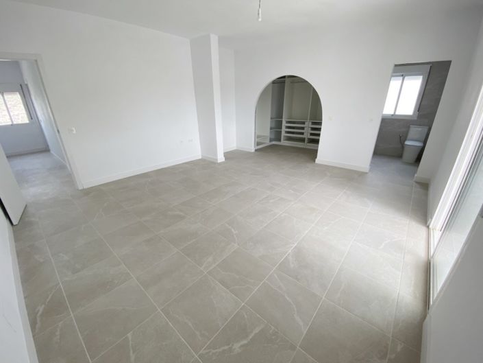 Image No.21-4 Bed Villa for sale