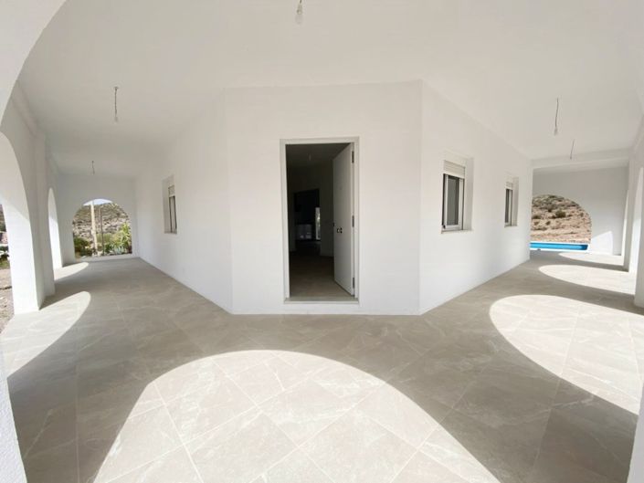 Image No.8-4 Bed Villa for sale