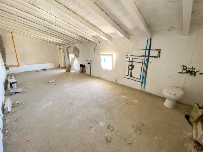 Image No.22-3 Bed Property for sale