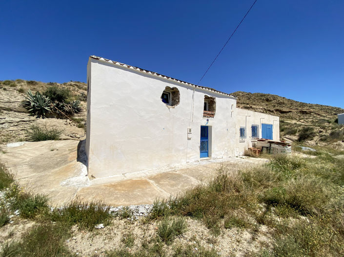 Image No.3-3 Bed Property for sale