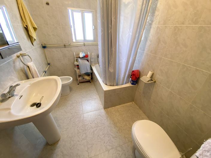 Image No.7-3 Bed Property for sale
