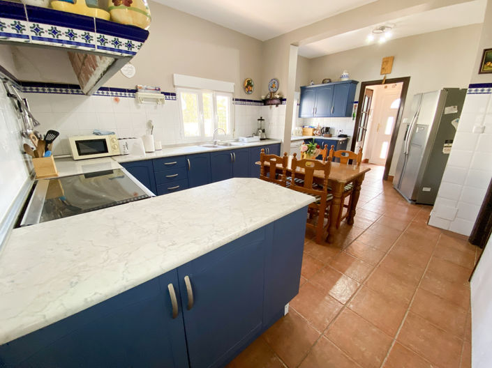 Image No.13-5 Bed Property for sale
