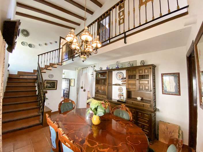 Image No.15-5 Bed Property for sale