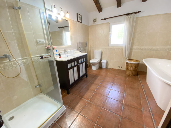 Image No.23-5 Bed Property for sale