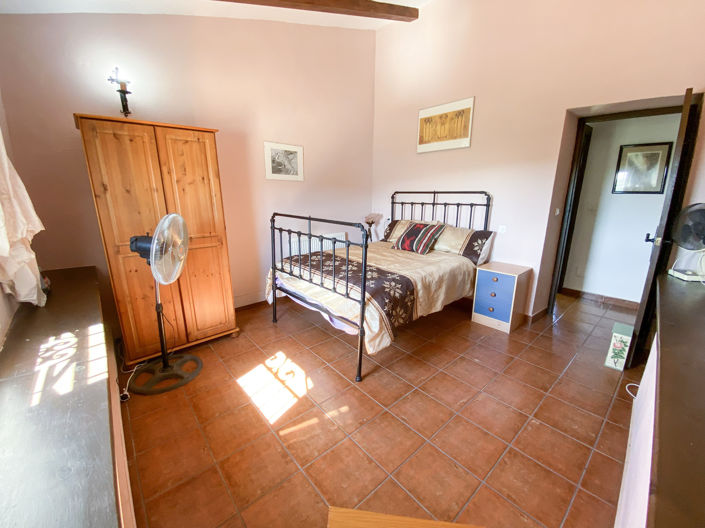 Image No.28-5 Bed Property for sale