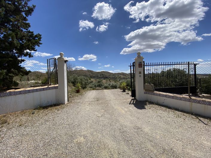 Image No.3-5 Bed Property for sale