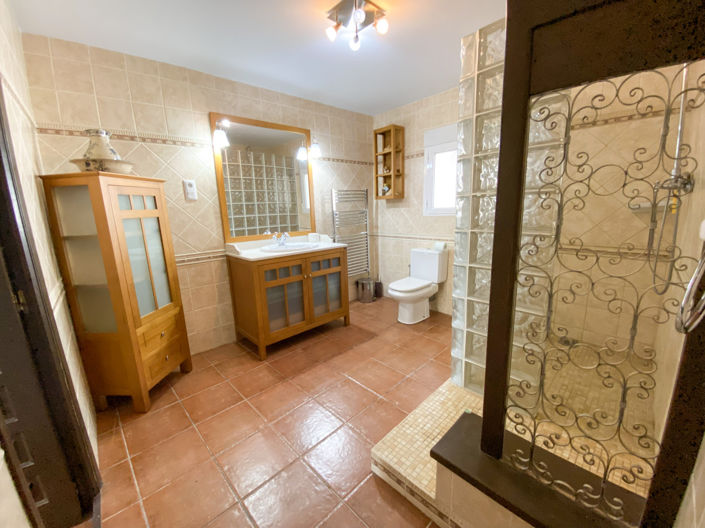 Image No.35-5 Bed Property for sale