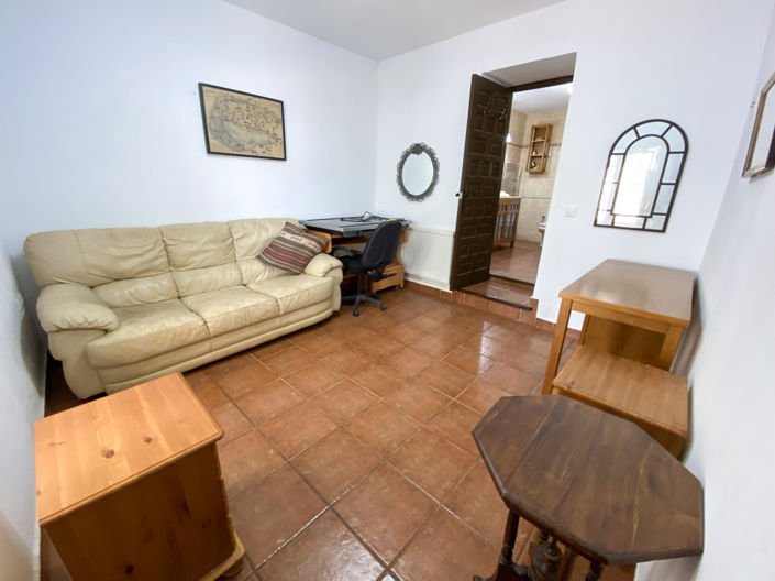 Image No.38-5 Bed Property for sale