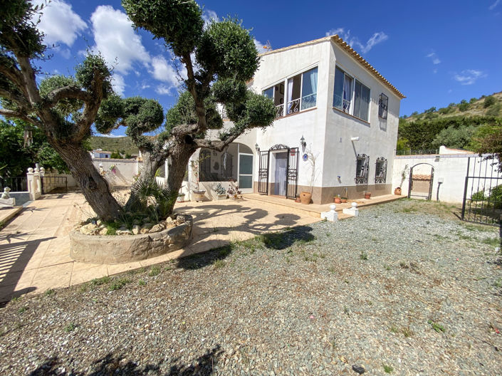 Image No.55-5 Bed Property for sale