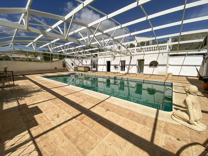 Image No.6-5 Bed Property for sale